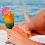 מגמה חדשה בהפלגות: חבילות שתייה לא חלות יותר באיים הפרטיים