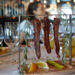 Pinnacle Grill של הולנד אמריקה ליין: תפריט חדש עם טוויסט אזורי