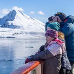 Hurtigruten משיקה סיורים חדשים בסבאלברד וחוויית “כפר פתוח”