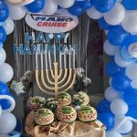 חנוכה בקראון איריס: הדלקת נרות, מופעים וארוחות חג בסיפון