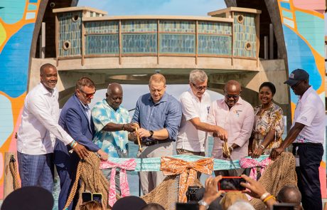 רויאל קריביאן חונכת את מועדון החוף המלכותי הראשון באיי בהאמה