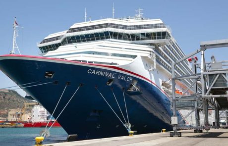 חוזרת בגדול: Carnival Valor מפליגה לעידן חדש של חוויית שייט