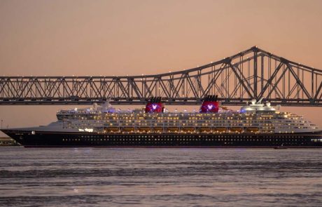 גבר בן 73 נעדר לאחר שנפל מספינת שייט במהלך הפלגה לאוקלנד