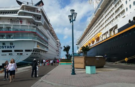 דרמה ברציף: ילד נפל למים – אמו קפצה אחריו וחולצה יחד עמו