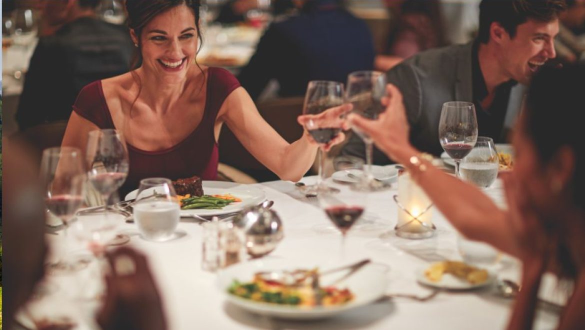 On Cloud Wine . צילום סלבריטי קרוזס על ענן יין: Celebrity Cruises גרפה 21 פרסים יוקרתיים לשנת 2025