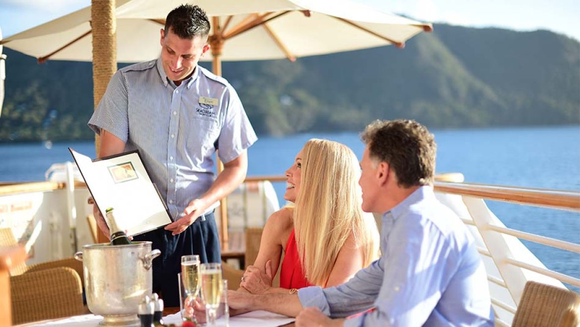 Dining Salon נבחרה לאחת הטובות בים. צילום SeaDream Yacht Club מדריך הטיולים Forbes: “הבחירה שלנו למסעדות הטובות בים”